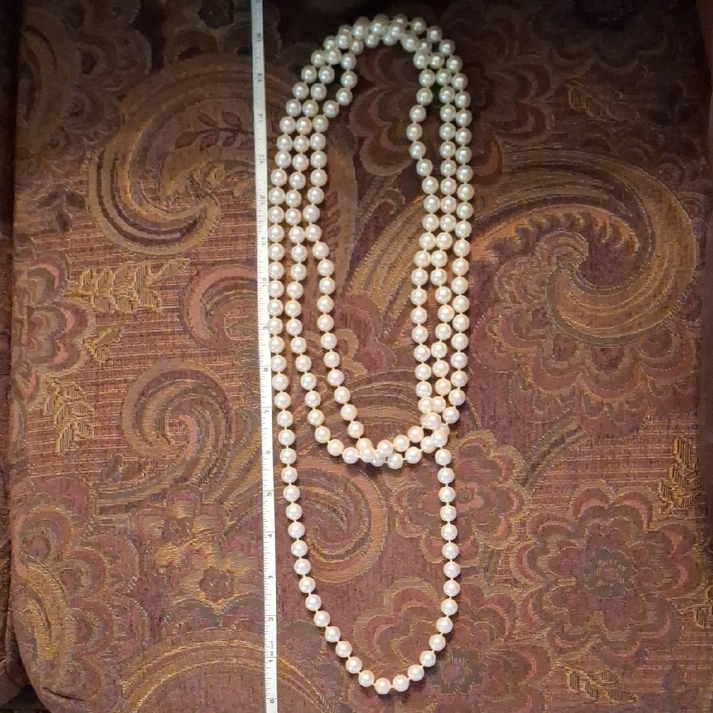 Elegant Pearl Necklace